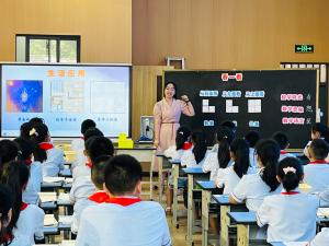 眉山市小学数学教学大比武活动在彭山二小举行