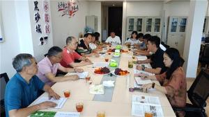 践行“两山”理论  洗亮荥经桢楠王名片