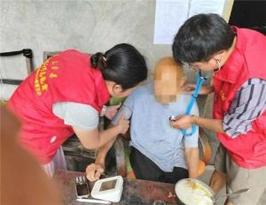 三台县紫河镇中心卫生院开展八月“一村一月一义诊”活动