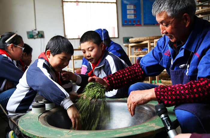 “第二课堂”学茶艺1.jpg