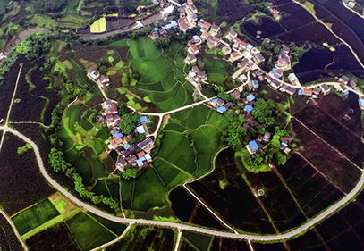 公路覆盖扶贫村