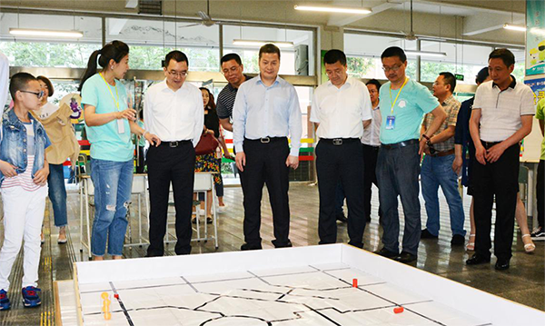 点燃创造激情 体验科技奥妙 第十五届四川省青少年机器人创新实践活动在绵阳举行
