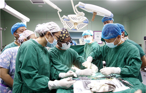 华西广安医院成功开展首例超声引导下经胸小切口房间隔缺损封堵术