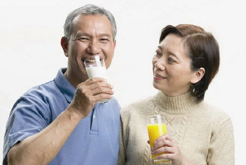持续高温老年人需补钙