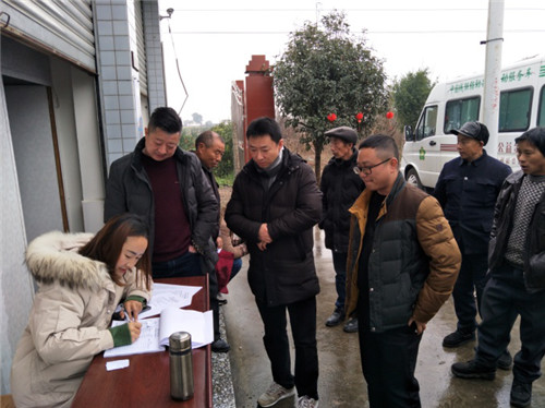 图一：各村（社区）初步筛选登记现场.jpg