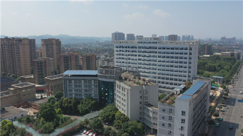 彭山区：投入4亿元建医院 让看病不再难 