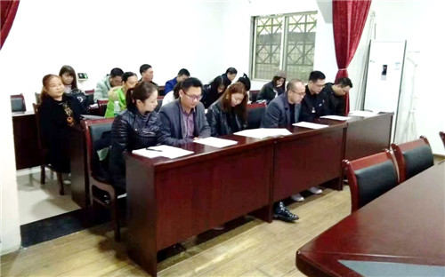 图为党支部开展”三会一课“活动.jpg