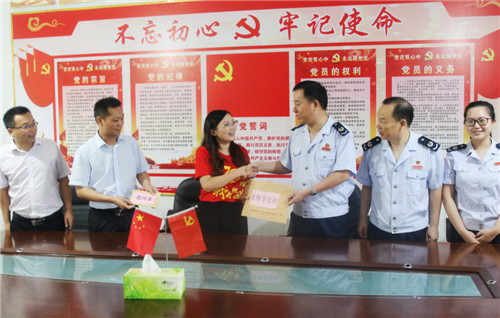 （得胜小学）教师节慰问图片.jpg