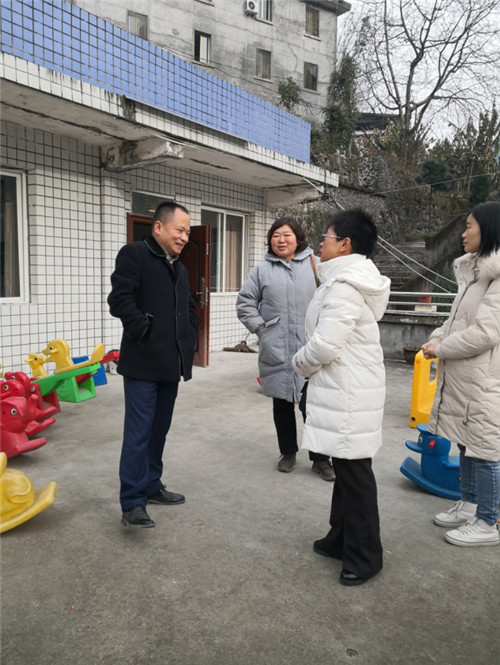 南江县实验幼儿园与坪河镇九义校附属幼儿园联合开展教研活动