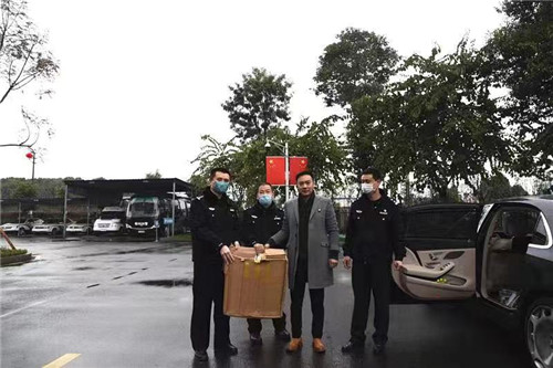 捐赠2000只口罩.jpg