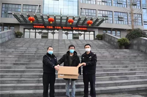 捐赠700只口罩.jpg