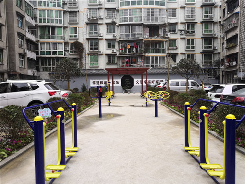 小区环境干净整洁.jpg