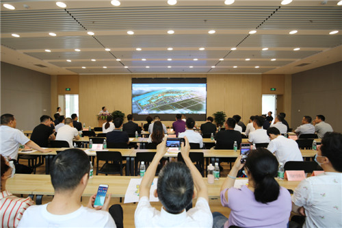 彭山土地推介会现场.jpg