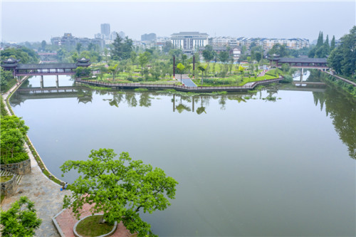 一幅天蓝、地绿、水清的美丽画卷正在丹棱这片大地上展开。.jpg