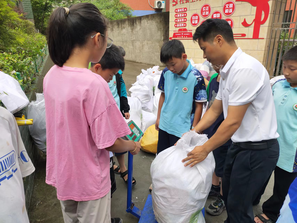 南江县正直镇小学“一木环保”公益行动再出发