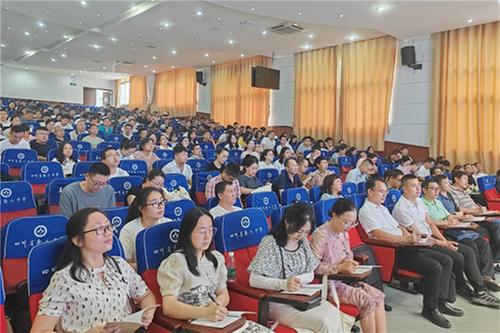 邻水县举办科技辅导员培训 助力青少年科技创新再攀高峰