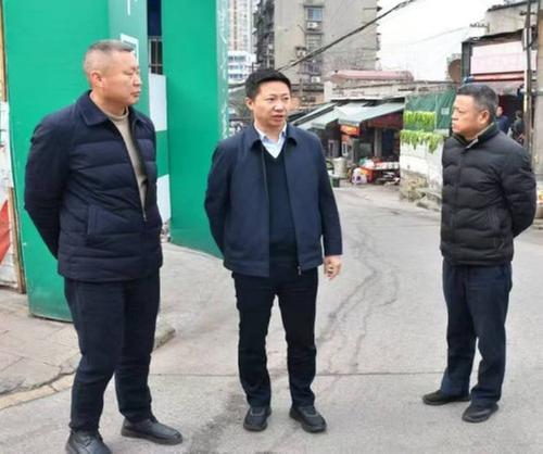 内江市市中区调研高标准农田建设及城乡环境治理工作