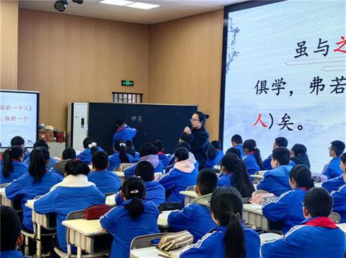 彭山区开展小学语文古诗文教学研讨活动